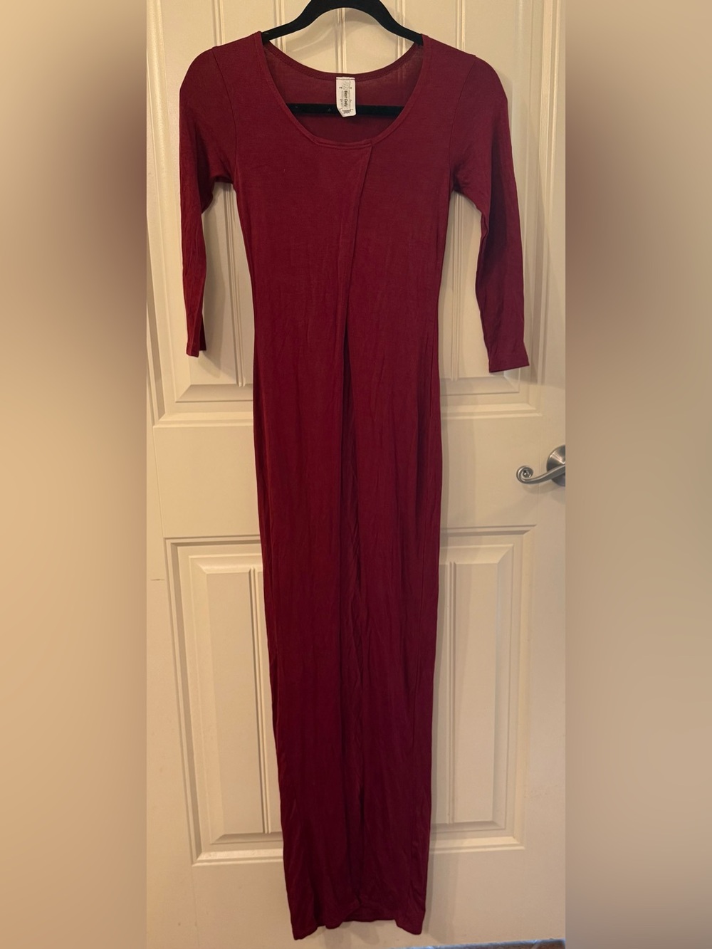 New without tags Women’s Long Sleeve Maxi Dress - Burgundy